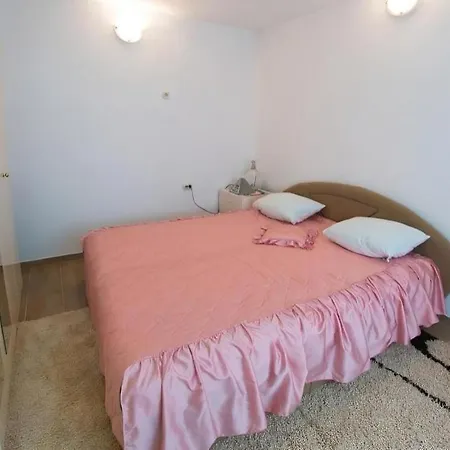 Urban Escape With Stunning Old Bridge Terrace Views Mostar