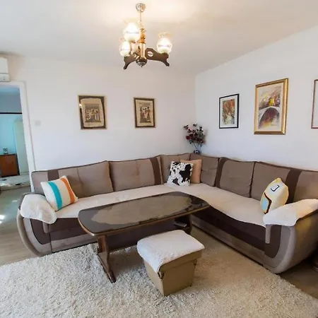 Urban Escape With Stunning Old Bridge Terrace Views * Mostar