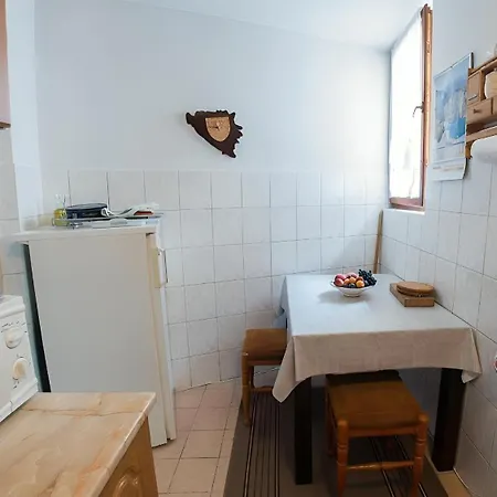 Urban Escape With Stunning Old Bridge Terrace Views *