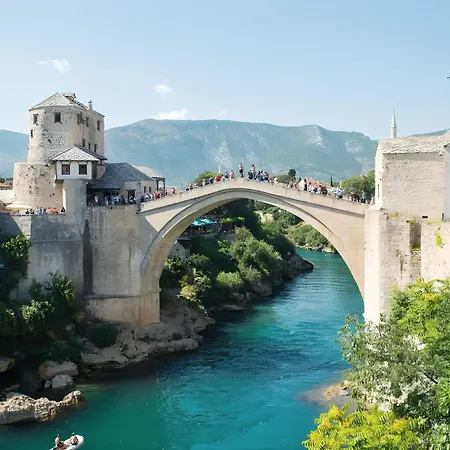 Urban Escape With Stunning Old Bridge Terrace Views *