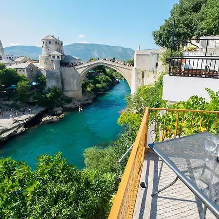 Urban Escape With Stunning Old Bridge Terrace Views Apartment