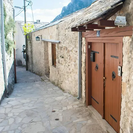 Apartment Urban Escape With Stunning Old Bridge Terrace Views *